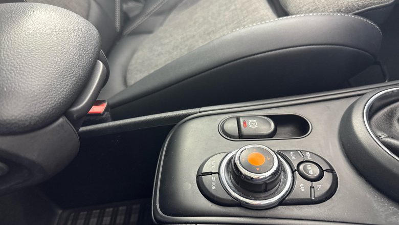 MINI Countryman 1.5 Cooper 5dr [Chili/Media Pack XL] Petrol Hatchback